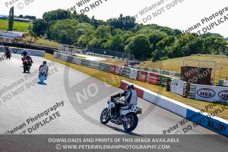 Vintage motorcycle club;eventdigitalimages;mallory park;mallory park trackday photographs;no limits trackdays;peter wileman photography;trackday digital images;trackday photos;vmcc festival 1000 bikes photographs